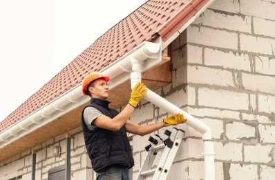 Pose et remplacement de gouttières à Cluses
